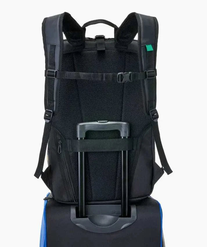 Yonex GEARLOGIC Backpack in black with padded shoulder straps, a mesh back panel, chest strap and luggage sleeve